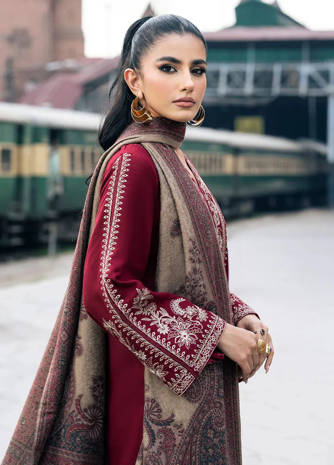 IZEL- 3PC DHANAK UNSTITCH EMBROIDERED SUIT HR-223