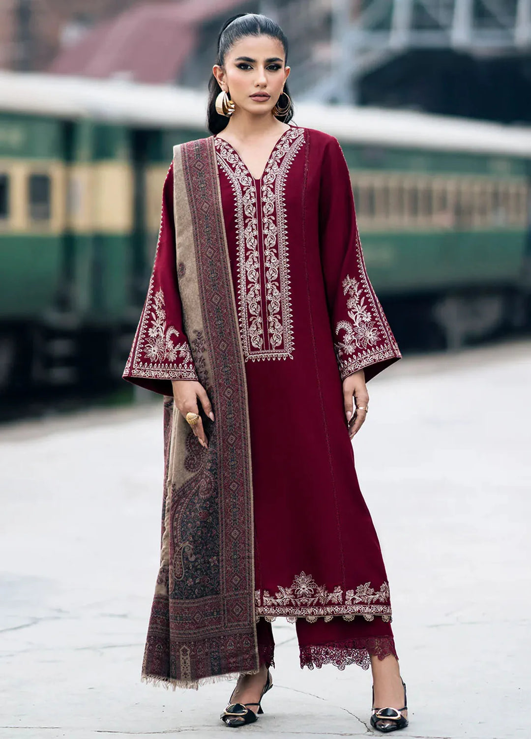 IZEL- 3PC DHANAK UNSTITCH EMBROIDERED SUIT HR-223