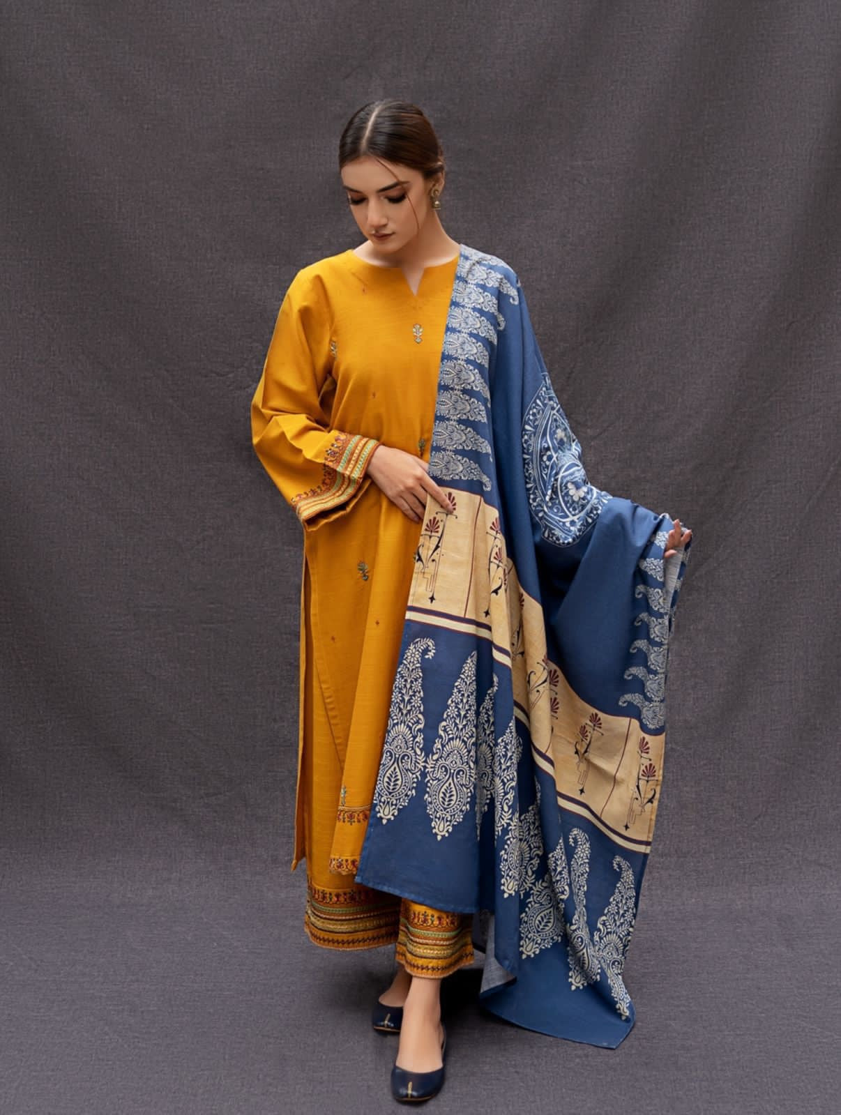 URGE- 3PC DHANAK UNSTITCH EMBROIDERED SUIT HR-170