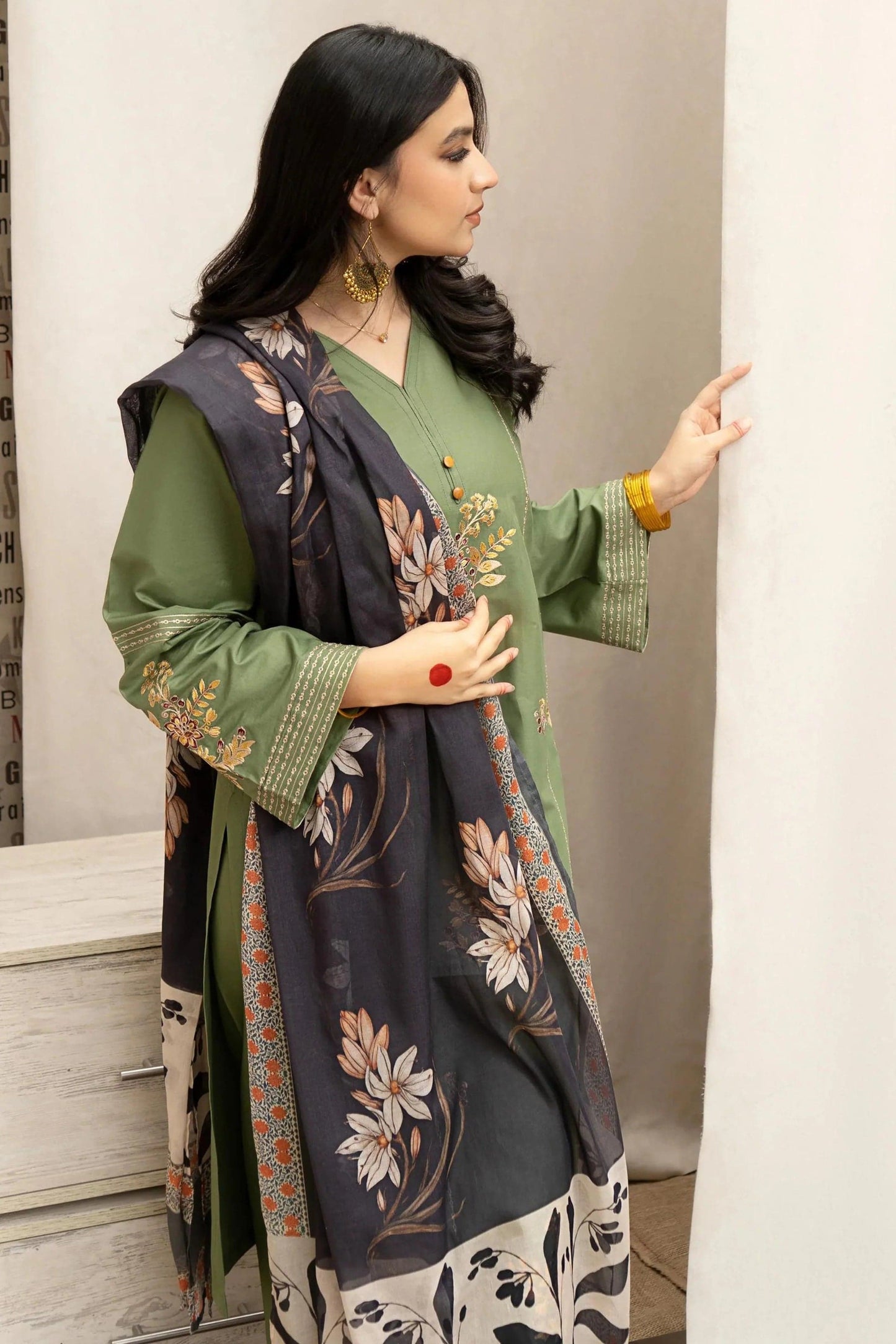 URGE - 3PC DHANAK UNSTITCH EMBROIDERED SUIT HR-121