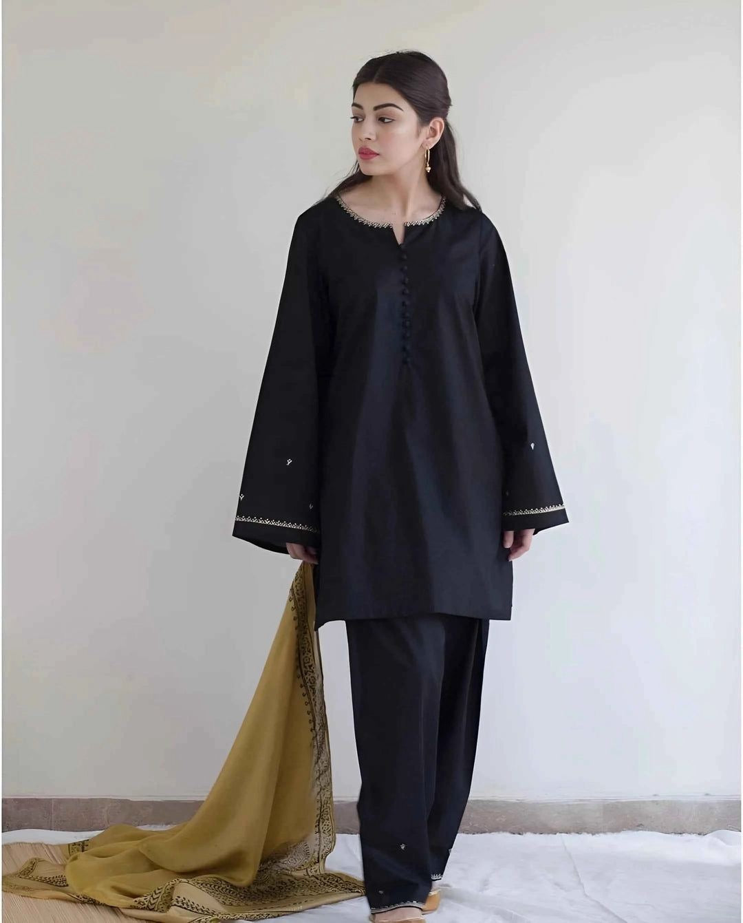 HANA - 3PC DHANAK UNSTITCH EMBROIDERED SUIT HR-171